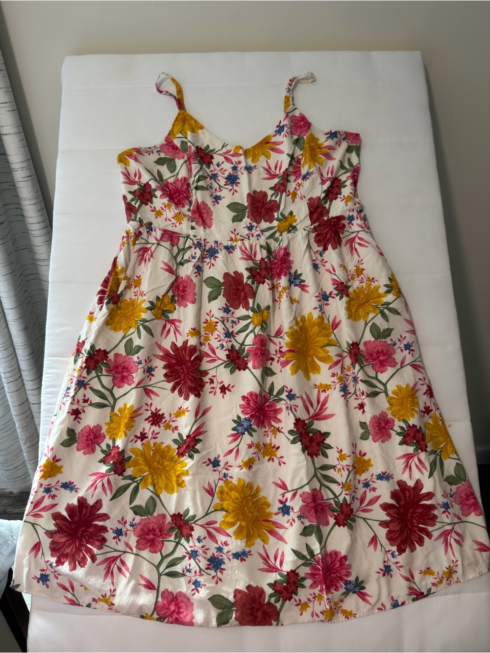 Old Navy Women's White Multicolor Floral V-Neck Spaghetti Strap Lined Midi 2XL